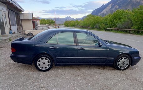 Mercedes-Benz E-Класс, 1999 год, 650 000 рублей, 4 фотография