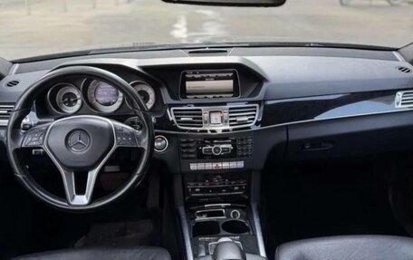 Mercedes-Benz E-Класс, 2013 год, 1 800 000 рублей, 8 фотография