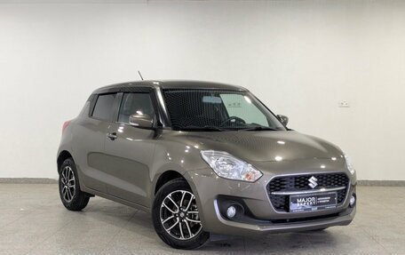 Suzuki Swift V, 2024 год, 1 800 000 рублей, 25 фотография