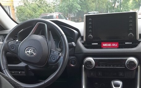 Toyota RAV4, 2021 год, 3 290 000 рублей, 3 фотография