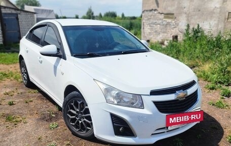 Chevrolet Cruze II, 2013 год, 680 000 рублей, 3 фотография