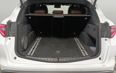 Alfa Romeo Stelvio, 2017 год, 3 100 000 рублей, 18 фотография