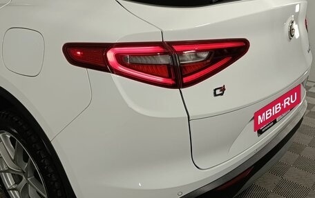 Alfa Romeo Stelvio, 2017 год, 3 100 000 рублей, 20 фотография