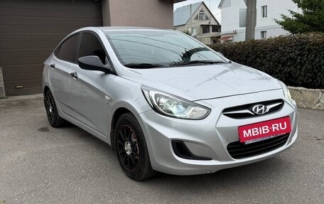 Hyundai Solaris II рестайлинг, 2013 год, 760 000 рублей, 2 фотография