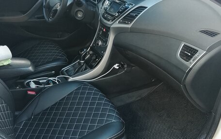 Hyundai Elantra V, 2013 год, 800 000 рублей, 3 фотография