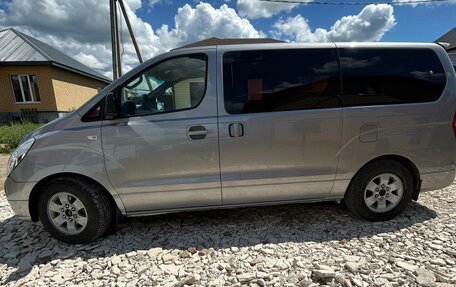 Hyundai Grand Starex Grand Starex I рестайлинг 2, 2011 год, 1 300 000 рублей, 3 фотография