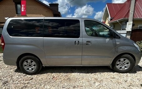Hyundai Grand Starex Grand Starex I рестайлинг 2, 2011 год, 1 300 000 рублей, 2 фотография