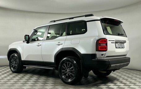 Toyota Land Cruiser Prado, 2024 год, 8 999 000 рублей, 6 фотография