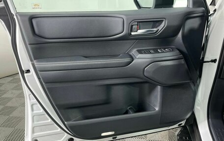 Toyota Land Cruiser Prado, 2024 год, 8 999 000 рублей, 9 фотография