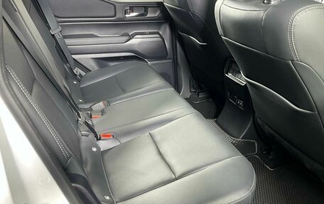 Toyota Land Cruiser Prado, 2024 год, 8 999 000 рублей, 13 фотография