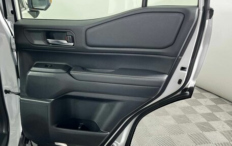 Toyota Land Cruiser Prado, 2024 год, 8 999 000 рублей, 26 фотография