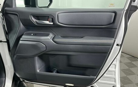 Toyota Land Cruiser Prado, 2024 год, 8 999 000 рублей, 28 фотография