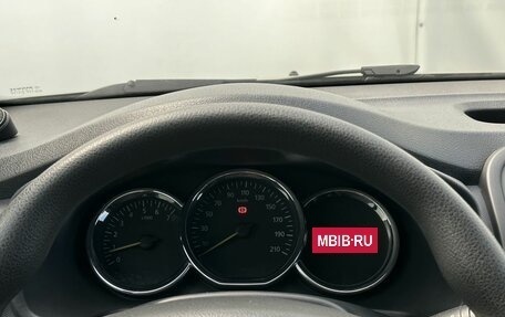 Renault Logan II, 2018 год, 680 000 рублей, 11 фотография