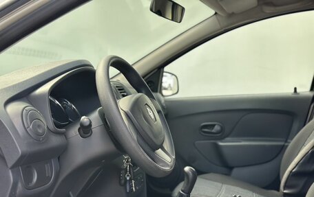 Renault Logan II, 2018 год, 680 000 рублей, 15 фотография