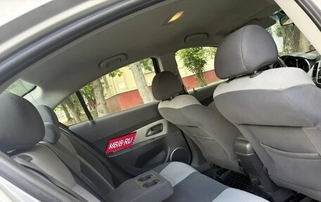 Chevrolet Cruze II, 2010 год, 860 000 рублей, 4 фотография