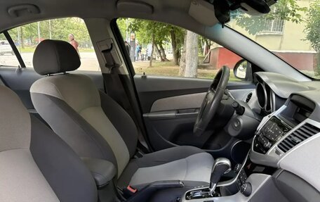 Chevrolet Cruze II, 2010 год, 860 000 рублей, 8 фотография