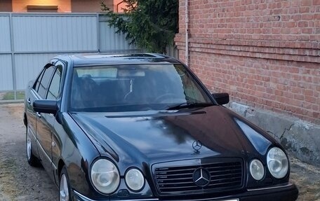 Mercedes-Benz E-Класс, 1997 год, 350 000 рублей, 2 фотография