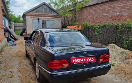 Mercedes-Benz E-Класс, 1997 год, 350 000 рублей, 3 фотография