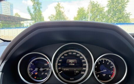 Mercedes-Benz E-Класс, 2013 год, 1 750 000 рублей, 29 фотография