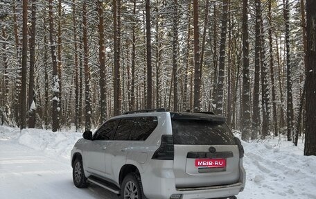 Toyota Land Cruiser Prado 150 рестайлинг 2, 2018 год, 6 500 000 рублей, 3 фотография