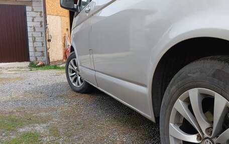 Volkswagen Caravelle T5, 2009 год, 1 350 000 рублей, 10 фотография