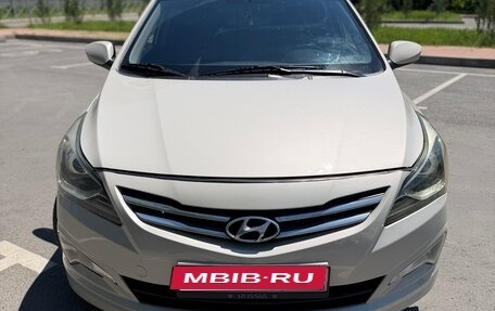 Hyundai Solaris II рестайлинг, 2014 год, 820 000 рублей, 2 фотография
