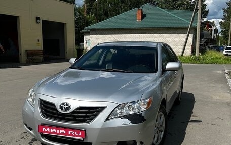 Toyota Camry, 2008 год, 725 000 рублей, 2 фотография