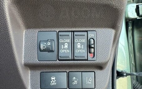 Honda Freed II, 2021 год, 1 380 000 рублей, 4 фотография