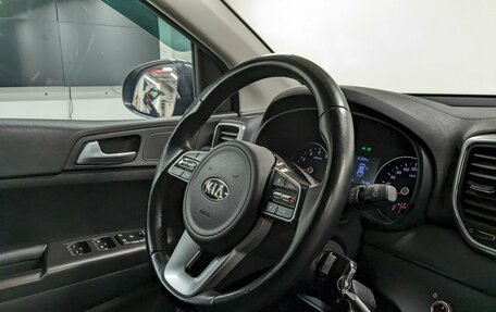 KIA Sportage IV рестайлинг, 2020 год, 2 350 000 рублей, 22 фотография