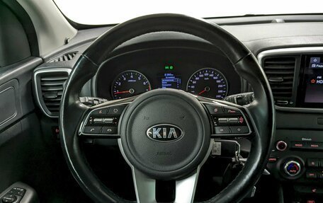 KIA Sportage IV рестайлинг, 2020 год, 2 350 000 рублей, 25 фотография