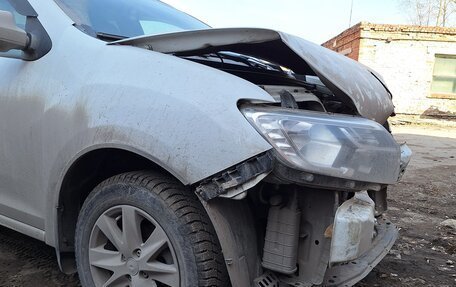 Renault Logan II, 2019 год, 275 000 рублей, 19 фотография