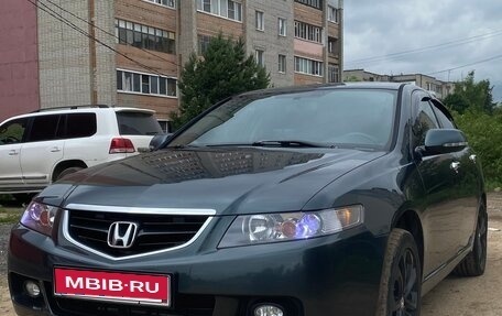 Honda Accord VII рестайлинг, 2004 год, 770 000 рублей, 1 фотография