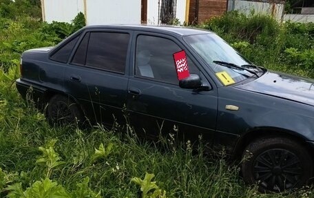 Daewoo Nexia I рестайлинг, 2004 год, 100 000 рублей, 3 фотография