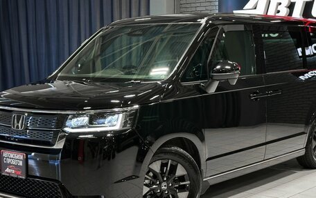 Honda Stepwgn, 2023 год, 2 950 000 рублей, 2 фотография
