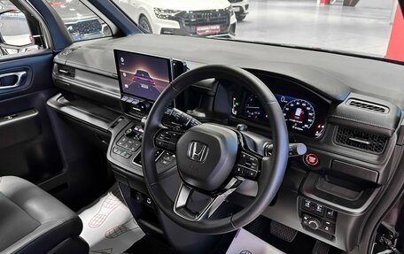 Honda Stepwgn, 2023 год, 2 950 000 рублей, 17 фотография