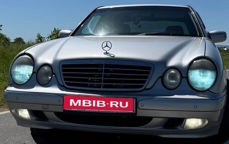 Mercedes-Benz E-Класс, 2000 год, 540 000 рублей, 1 фотография