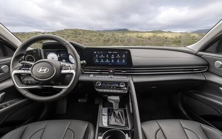 Hyundai Elantra, 2024 год, 2 100 000 рублей, 1 фотография
