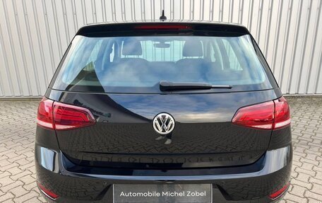 Volkswagen Golf VII, 2019 год, 1 950 000 рублей, 2 фотография
