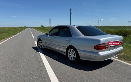 Mercedes-Benz E-Класс, 2000 год, 540 000 рублей, 4 фотография