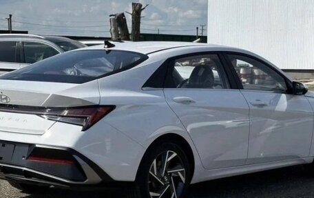 Hyundai Elantra, 2024 год, 2 100 000 рублей, 2 фотография