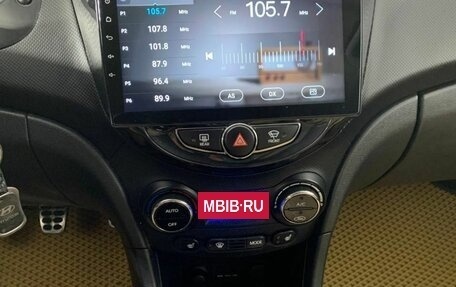 Hyundai Solaris II рестайлинг, 2011 год, 504 300 рублей, 10 фотография