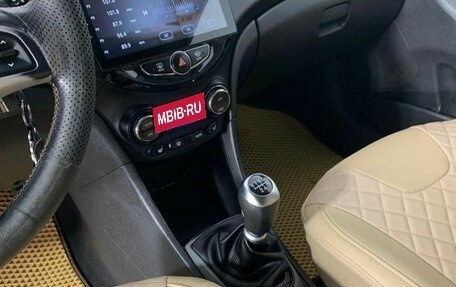 Hyundai Solaris II рестайлинг, 2011 год, 504 300 рублей, 11 фотография