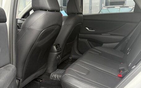 Hyundai Elantra, 2023 год, 1 370 000 рублей, 8 фотография