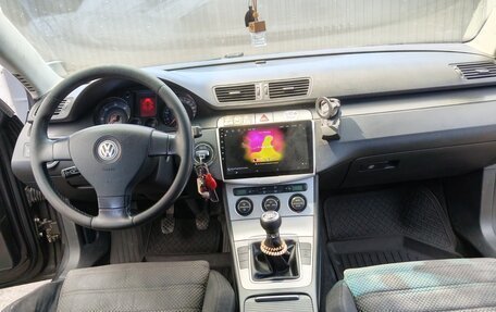 Volkswagen Passat B6, 2005 год, 710 000 рублей, 13 фотография