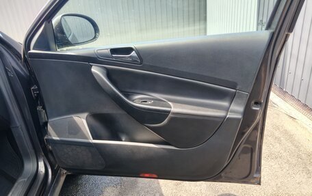 Volkswagen Passat B6, 2005 год, 710 000 рублей, 12 фотография