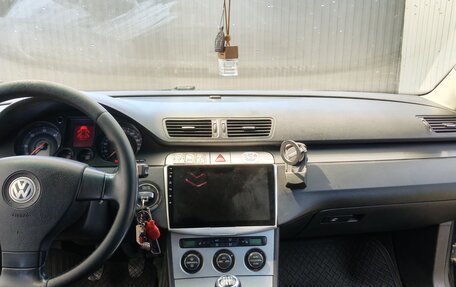 Volkswagen Passat B6, 2005 год, 710 000 рублей, 18 фотография