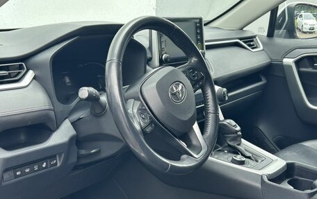 Toyota RAV4, 2020 год, 2 970 000 рублей, 9 фотография