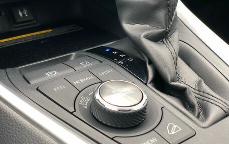 Toyota RAV4, 2020 год, 2 970 000 рублей, 15 фотография