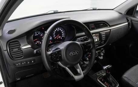 KIA Rio IV, 2018 год, 1 099 000 рублей, 10 фотография