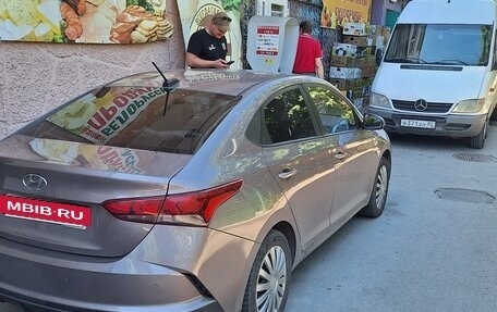 Hyundai Solaris II рестайлинг, 2021 год, 1 650 000 рублей, 2 фотография